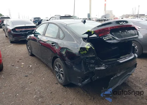 2024 Kia Forte Lx/Lxs z USA, uszkodzony, nr VIN 3KPF24AD8RE714248